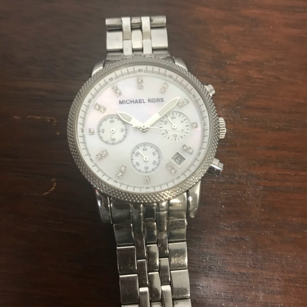 Silver Michael Kors watch - Picture 2 of 4